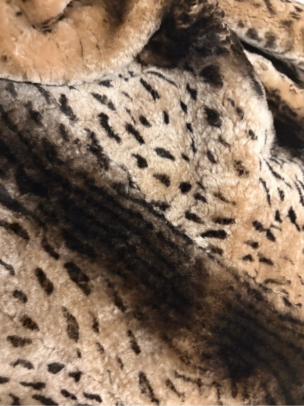 Vintage Plush Real Fur Hooded Coat in Brown - Picture 5 of 8